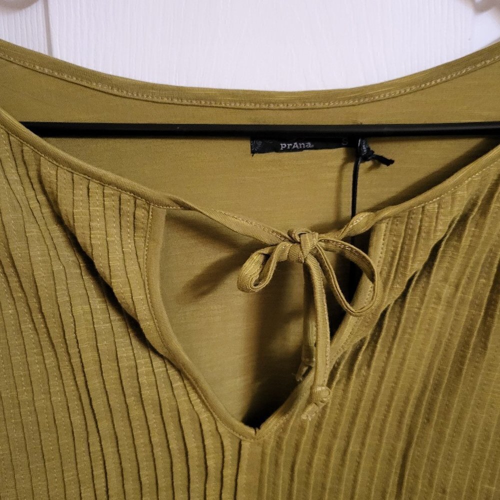 Prana Women's Ocupas Popover Top Color: Sweet Grass Size Small NWT - Picture 7 of 13